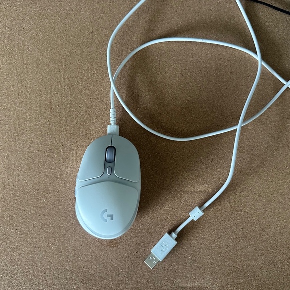 Logitech G705 Wireless Gaming Mouse, Bluetooth Wireless, White - Picture 2 of 2